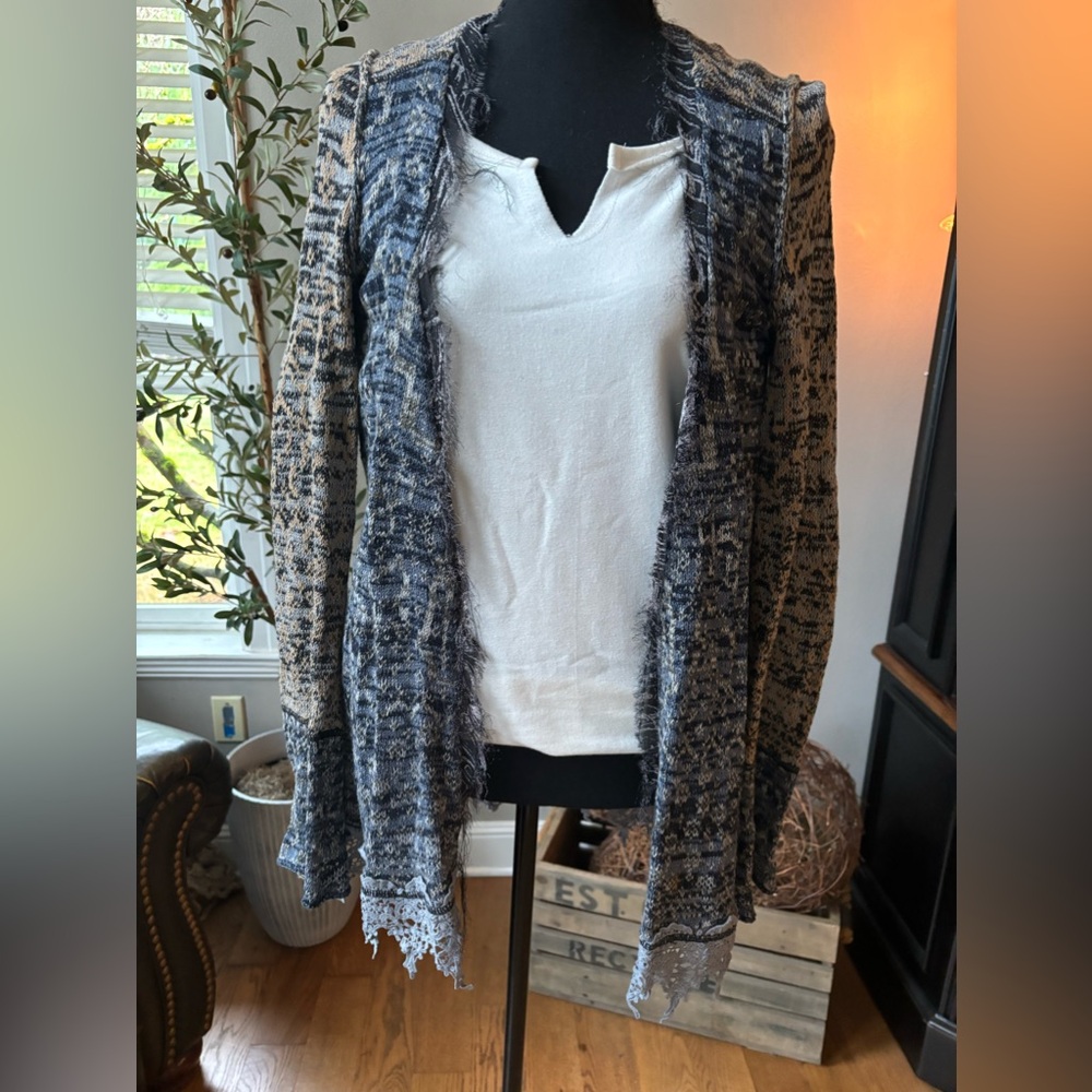 BKE gimmicks open blue and tan cardigan
